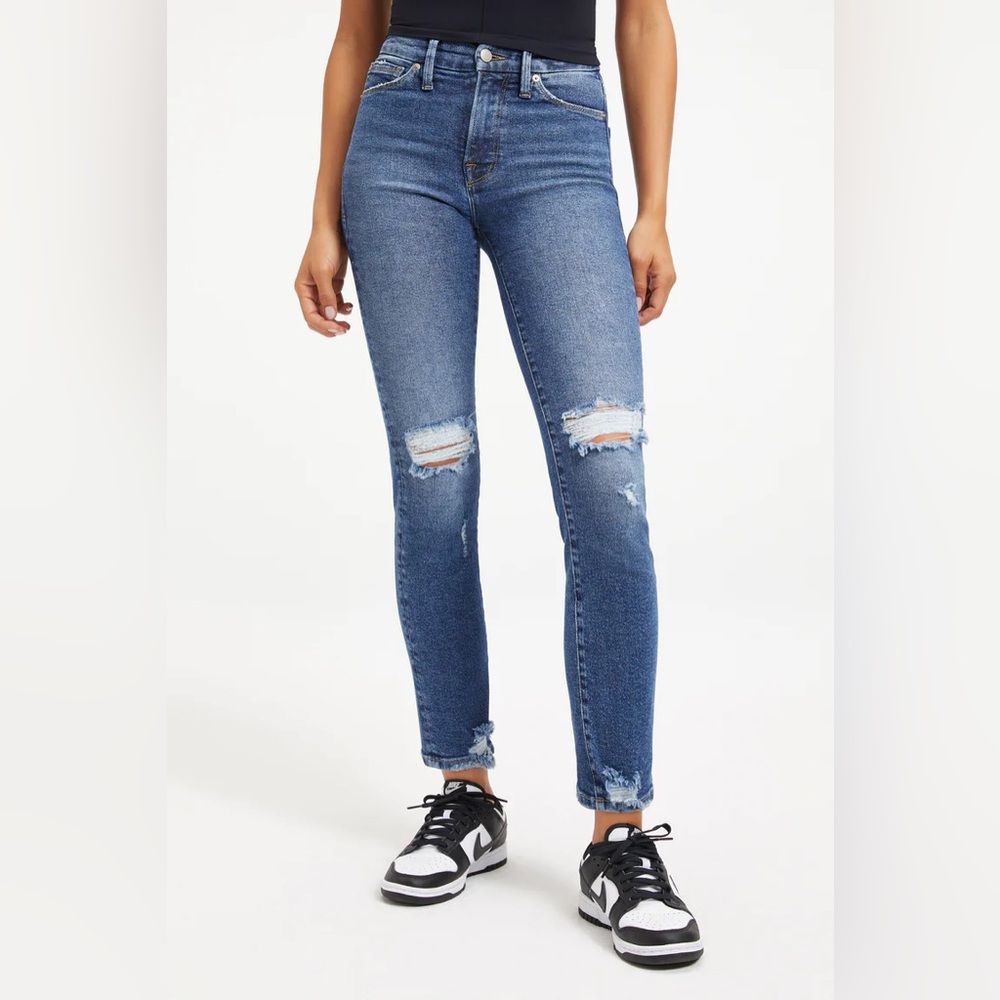 Brand new NEVER WORN Good American Medium dark blue straight leg jeans